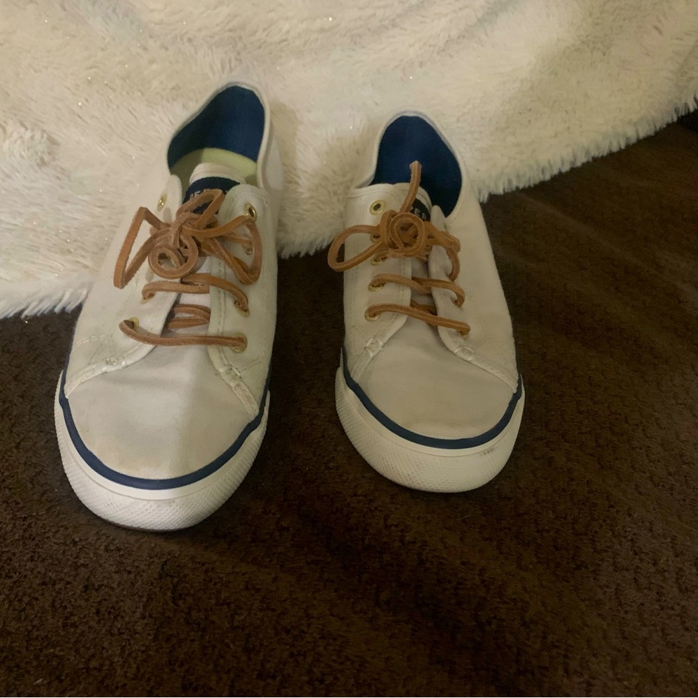 Women’s sperry shoes